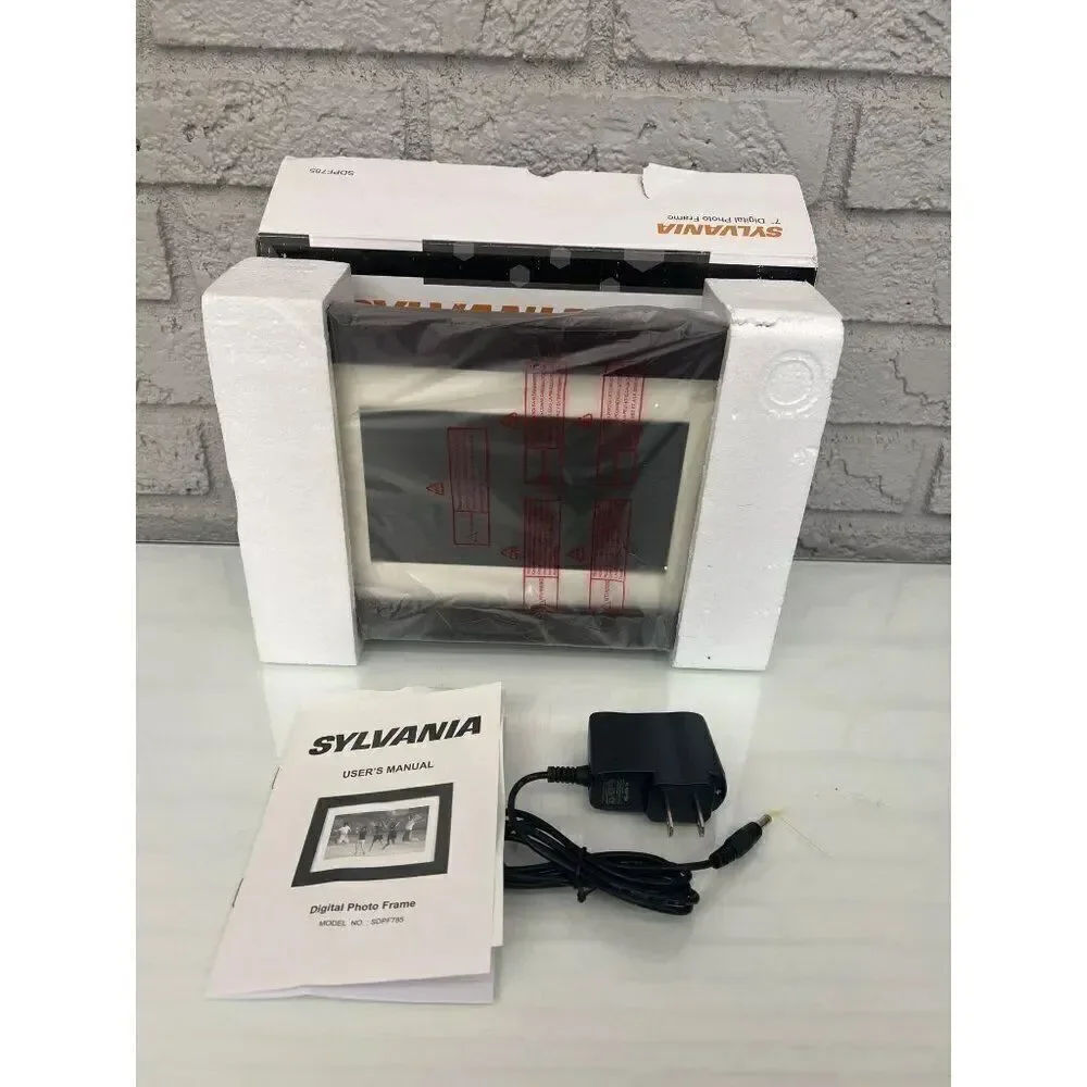 Sylvania 7” Digital Photo Slide Frame LED Panel